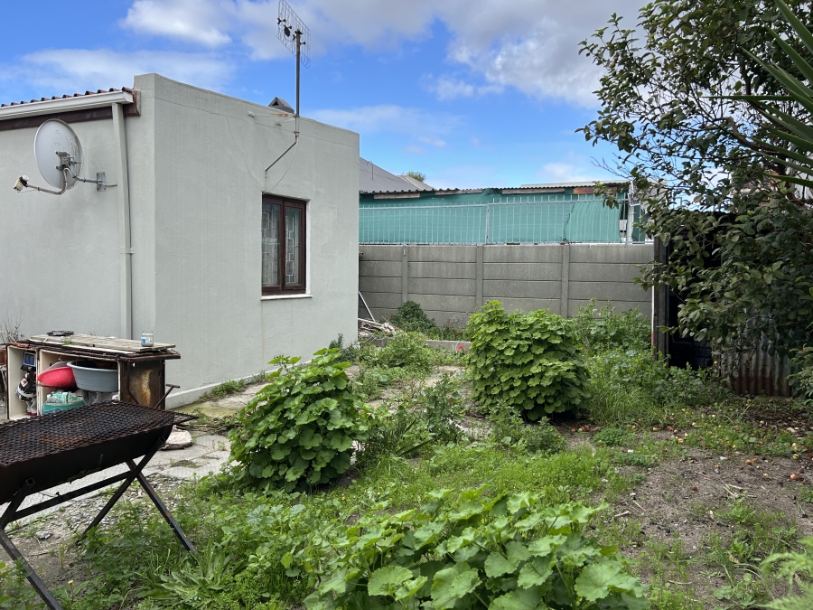 4 Bedroom Property for Sale in Maitland Western Cape